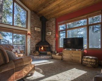 Summit by 101 Great Escapes - Mammoth Lakes - Living room