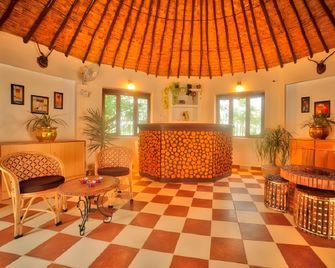 Rhea Safari Lodge - Rāmnagar - Front desk