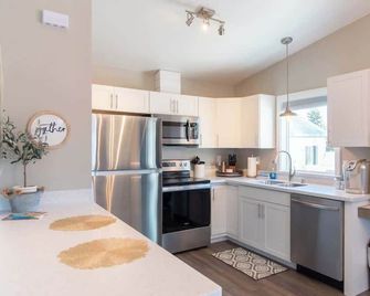 Suite 10 Downtown Palmer - Palmer - Cuisine