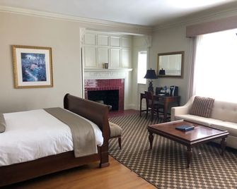 Oceancliff I & II - Newport