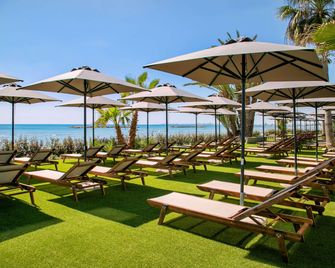 Mercure Larnaca Beach Resort - לרנקה - בר