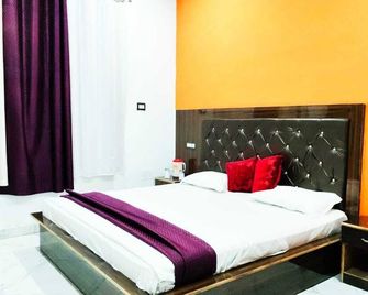 Hotel Dev Palace Kempty - Mussoorie - Schlafzimmer