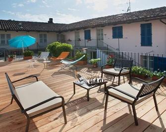 La Rosa nel Borgo - La Morra - Binnenhof