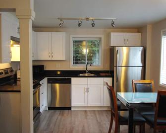 Victoria Garden Suite - Victoria - Kitchen