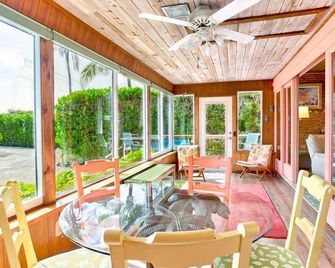 Baybarlyn home - Captiva - Restaurant