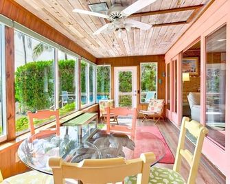 Baybarlyn 4 Bedroom Home by RedAwning - קאפטיבה - מסעדה