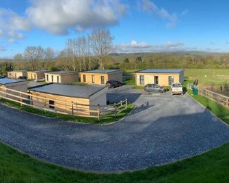 North Wales Eco Lodges - Ратін