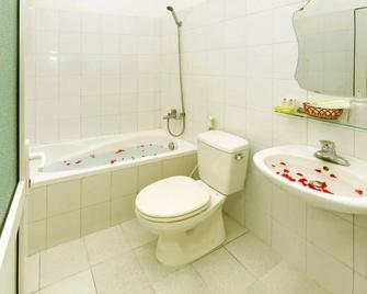 Hanoi City Backpackers Hostel - Hanoi - Bathroom