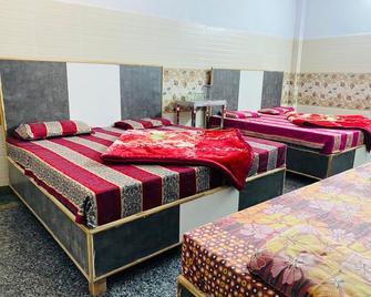 Hotel Hari Ganga Haridwar -Near By Railway Station - Haridwar - Makuuhuone