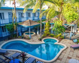 Yha Cairns Central - קיירנס - בריכה