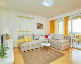 Apartments Zelic Tucepi - Tučepi