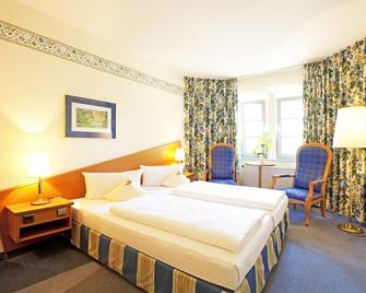 Hotel Goldener Adler - Hallstadt - Bedroom