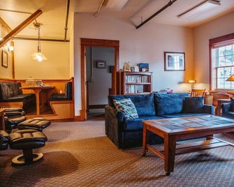 Fishermans Quay South Bunkhouse - Sitka - Obývací pokoj