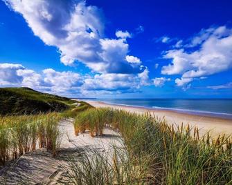 6 person holiday home in Hirtshals-By Traum - Hirtshals - Beach