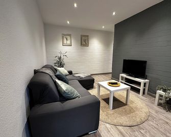 Charming vacation apartment in village location - Bremervörde - Living room