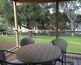 Riverscape Cottage No.8 - Riverscape - unit 8 with views over the Blackwood River - Augusta - Patio