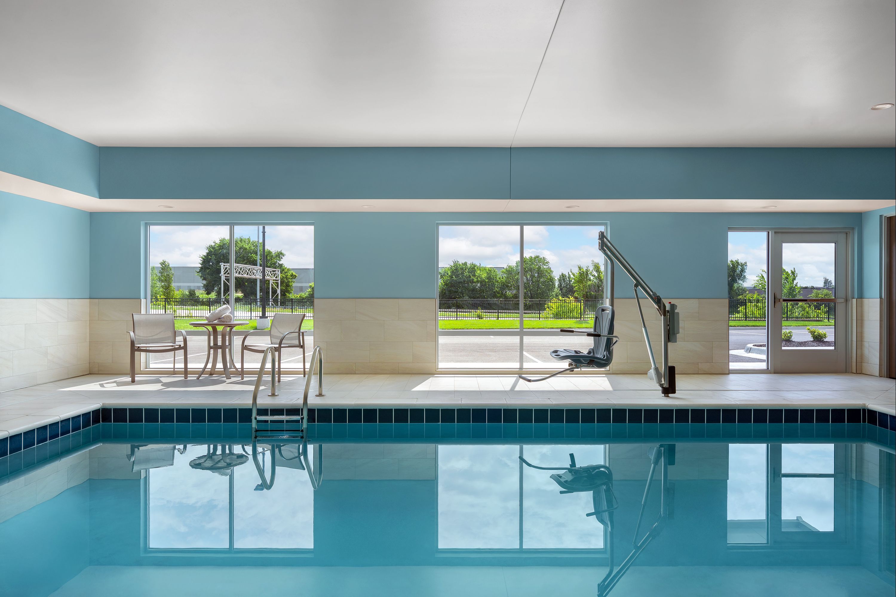 Holiday Inn Express & Suites Overland Park South by IHG - אוברלנד פארק - בריכה