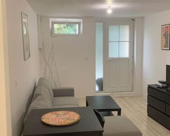 Studio cosy proche gare des Mureaux - Les Mureaux - Salon