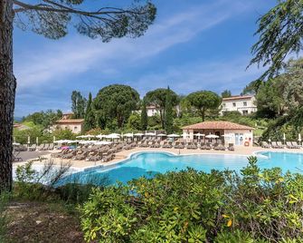 Village Le Rouret Pierre & Vacances - Grospierres - Piscina