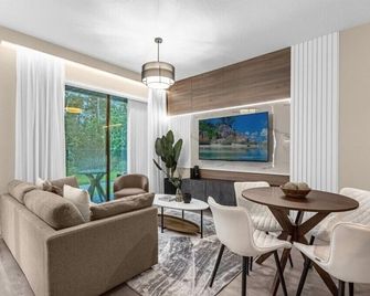 3 Bedrooms 3 Baths The Hub At Westside 3205Tt - Orlando - Living room