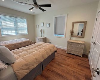 Lovely Newly Renovated Downtown Apartment - Point Pleasant Beach - Bedroom