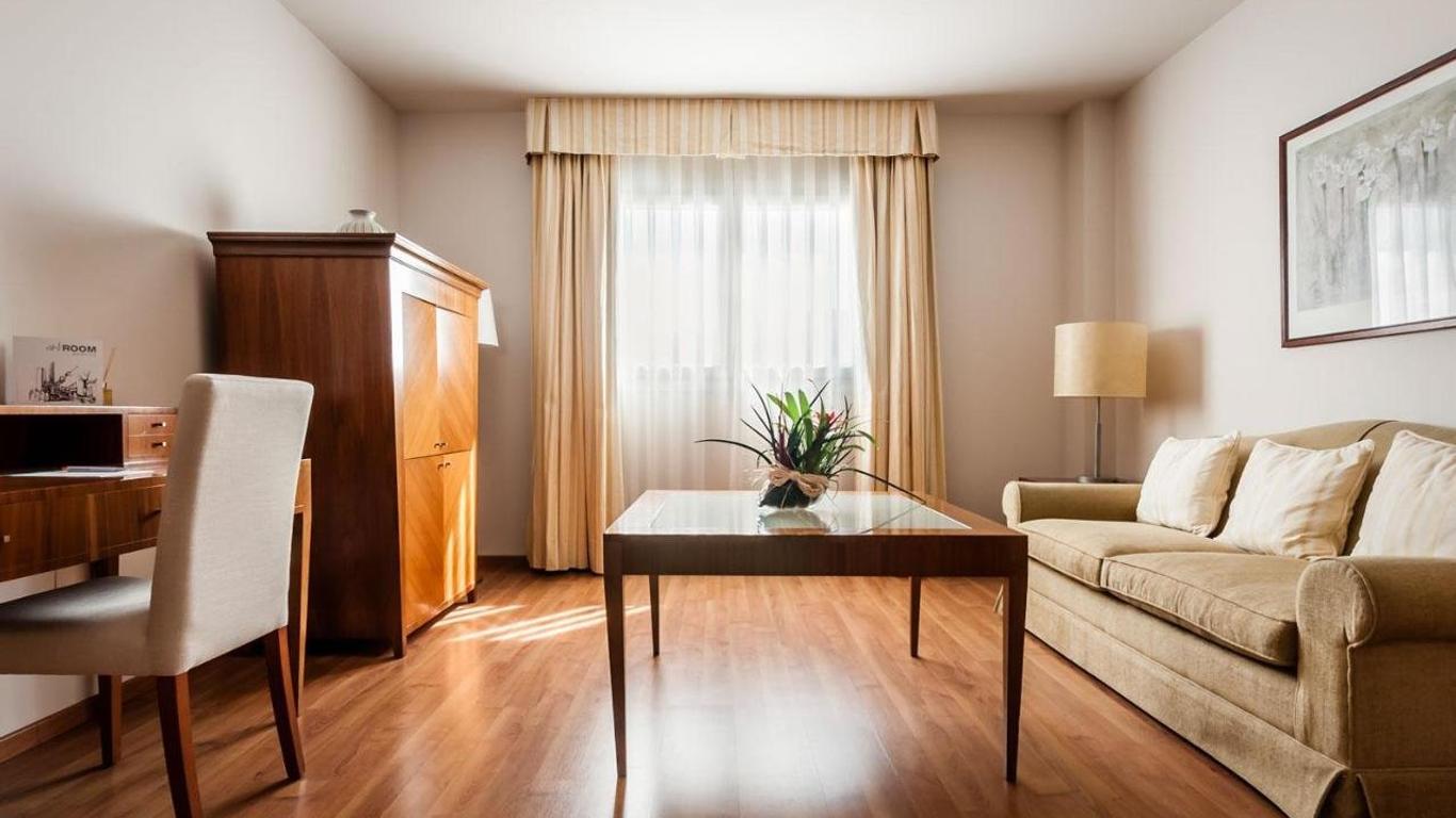 أفينيدا هوتل ألميريا