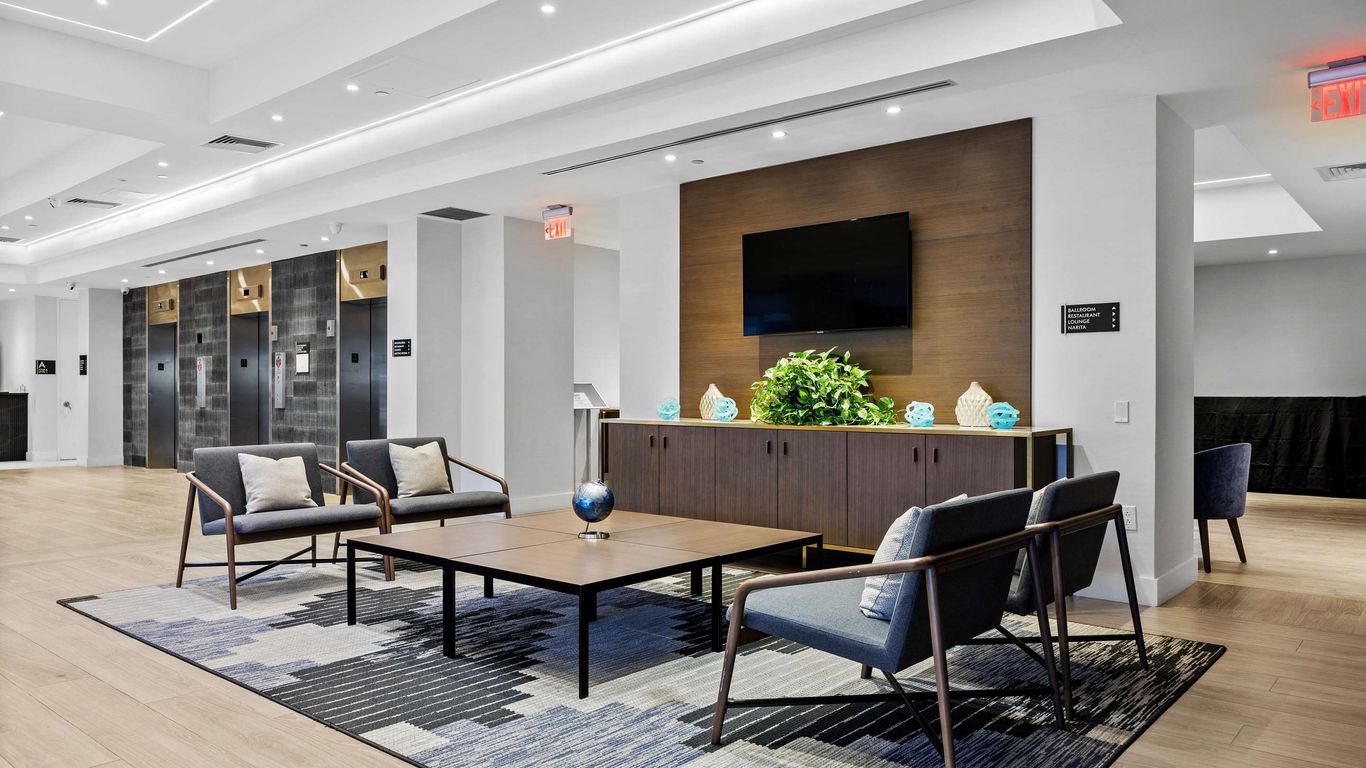 DoubleTree by Hilton New York JFK Airport