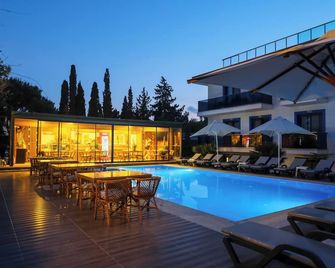 Çinar Butik Otel - Bodrum - Piscină