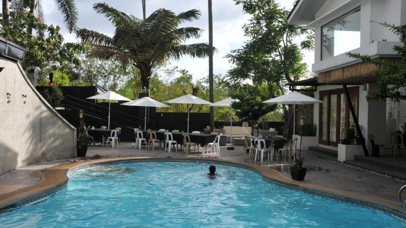 Date & Dine Resort