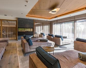 Hotel & Spa Sonne 4 Sterne Superior - Kirchberg in Tirol - Lounge