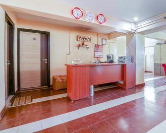 OYO 15269 Surya Inn - Bagaluru - Front desk