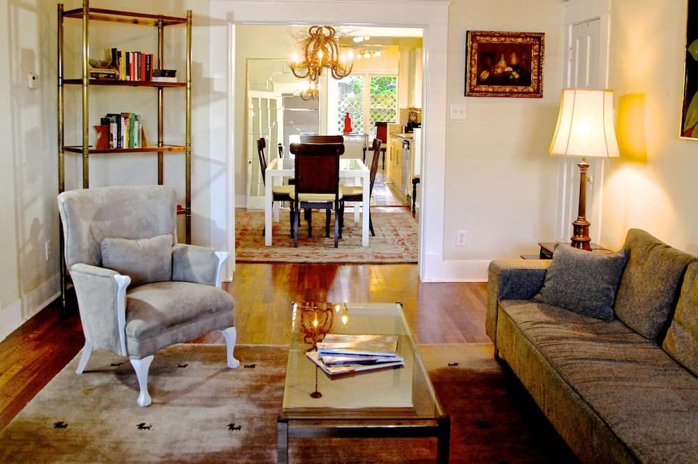 Refuge in the Heart of Montrose - יוסטון - סלון