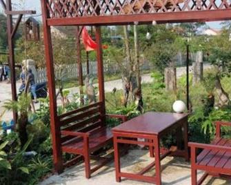 Homestay Cui - Hue - Patio
