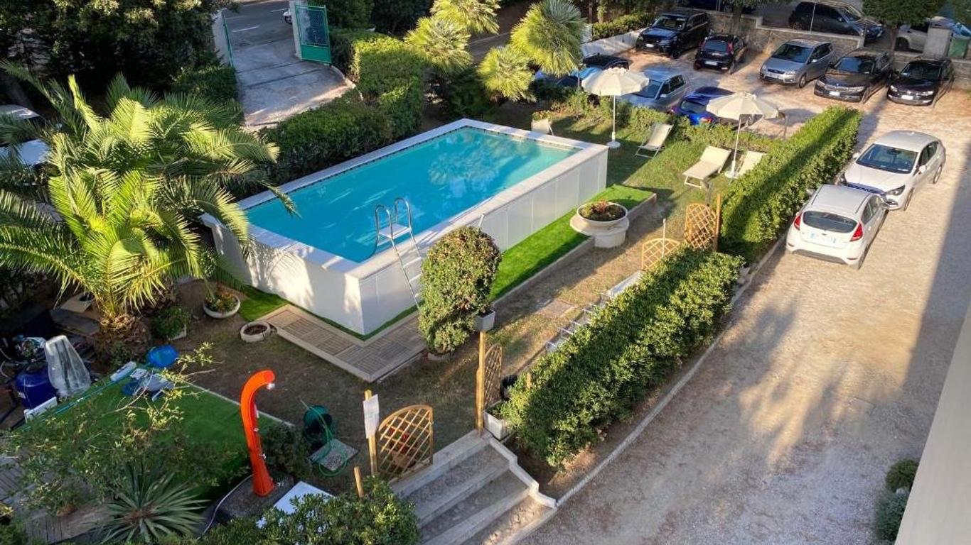 هوتل كوستافيردي