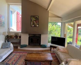 Large house - swimming pool - garden - panoramic view - Saint-Pierre-d'Irube - Wohnzimmer