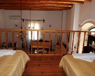 Skandalis Traditional Suites - Chorafakia - Bedroom