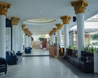 Grand Paradise Hotel Lembang - Băng-đung - Hành lang