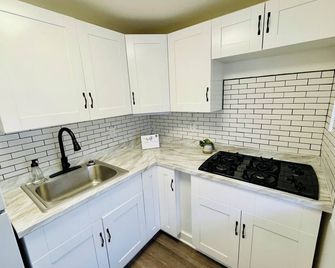 Sleeps 3, Cozy, Boho Style, in the heart of Miami -free parking - מיאמי - מטבח