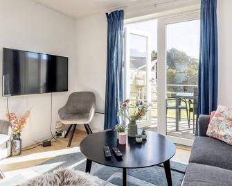 Cozy Apartment in Jutland With Terrace - Hals - Living room