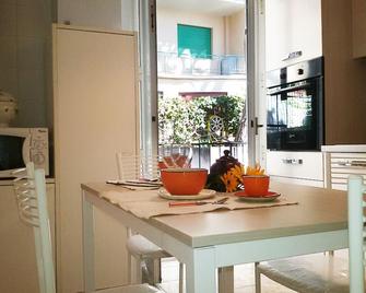Casa Anna by Holiday World - Bogliasco - Dining room