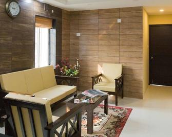 Treebo Trip Newtown Classic - Kolkata - Living room