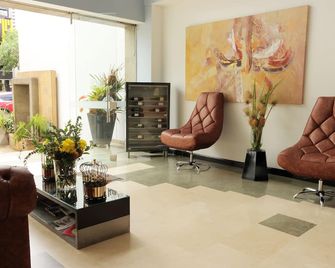 Hotel Lleras 10 - מדיין - לובי