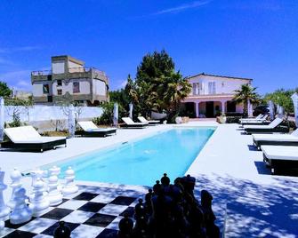 Hotel Residence Noto Marina e Spa - Noto - Pool