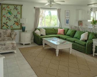 Beachfront Two-Bedroom Villa- Wake up to the sound of the waves - Little Cayman - Living room