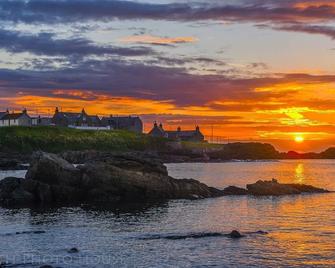\'Door to the Shore\' is the ultimate in deluxe glamping accommodation in Scotland - Fraserburgh - Outdoor view