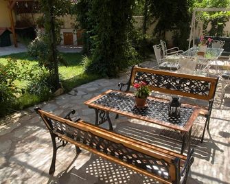 Meliti Guesthouse - Akrata - Patio