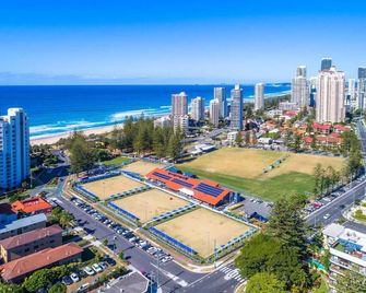 Deluxe Private Apartment and Studio - Ocean Views - Surfers Paradise