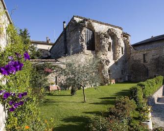 Il Turrione - Assisi - Außenansicht