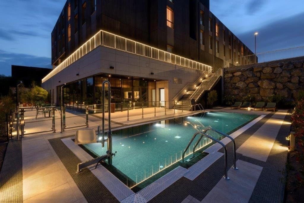 هوتل تريس رييس سان سيباستيان - سان سباستيان - حوض السباحة