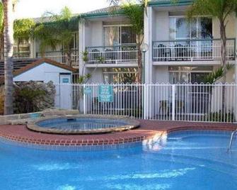 Mandurah Motel And Apartments - Mandurah - Pool